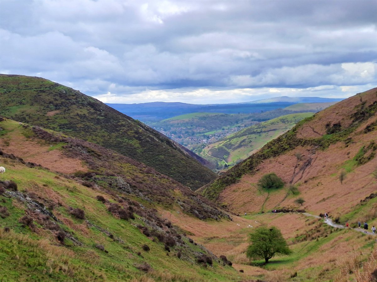 A great place to enjoy some summer walks in the UK.

raysofadventure.com/best-walks-in-…

#uk #Shropshire #Walker #walking #nature #NatureBeauty #Scenery #Travel