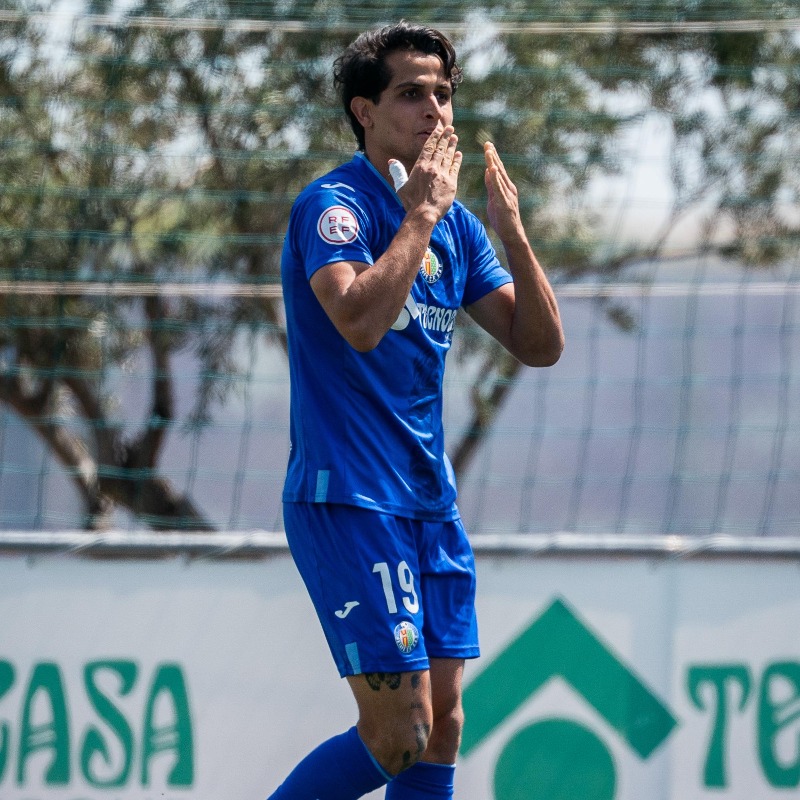 LaBaseGTF's tweet photo. El 1⃣9⃣ azulón está en su mejor momento y eso solo son cosas positivas para nuestro #GetaB 😍
🗣️ @Carboonell: "Hasta el último partido no se va a decidir nada”
No te pierdas la entrevista completa en nuestra WEB 🔝⤵️
#VamosGeta