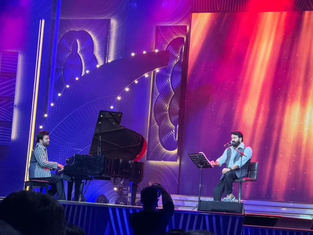StephenDevassy's tweet photo. Here are some amazing moments with amazing stars from the Vanitha Film Awards 2024.
#vanithamagazine @Mohanlal @mammukka
@ManjuWarrier4 https://t.co/udHhKpHol2