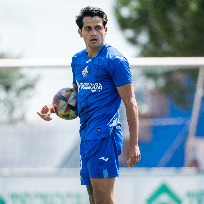 LaBaseGTF's tweet photo. El 1⃣9⃣ azulón está en su mejor momento y eso solo son cosas positivas para nuestro #GetaB 😍
🗣️ @Carboonell: "Hasta el último partido no se va a decidir nada”
No te pierdas la entrevista completa en nuestra WEB 🔝⤵️
#VamosGeta