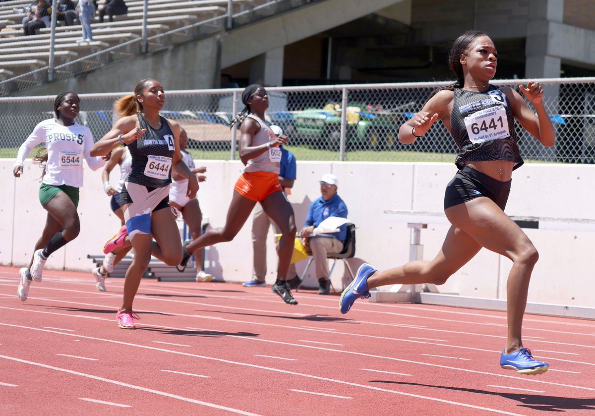 6A Region I track: In first year running HS track, North Crowley's Indya Mayberry sets 2 meet records. @OregonTF signee Nicole Humphries wins 2 titles. Coppell star dominates. Allen, Byron Nelson win team titles. Story, videos: dallasnews.com/high-school-sp… @SportsDayHS @TXMileSplit