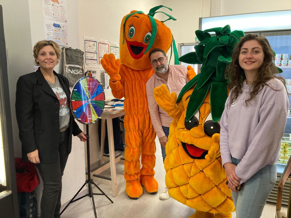 ENGIEpartFR's tweet photo. En direct du Speed Dating #Ecogestes ! 🌱

L'objectif : sensibiliser les étudiants à la maîtrise des #énergies✅

Venez nous rencontrer à📍l'Épicerie Sociale pour découvrir les dispositifs d'aide dont vous pouvez bénéficier pour consommer moins et mieux.

#JAgisAvecENGIE https://t.co/yTB8x2wwRE