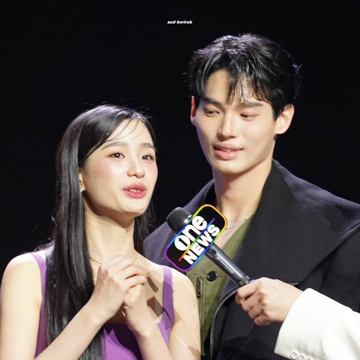 wintucrush's tweet photo. #วินตู #wintu
#วินเมธวิน #winmetawin 
#ตู #tontawan_t 

stop looking 
at me with
those eyes                    what eyes? https://t.co/Og61QWtEqm