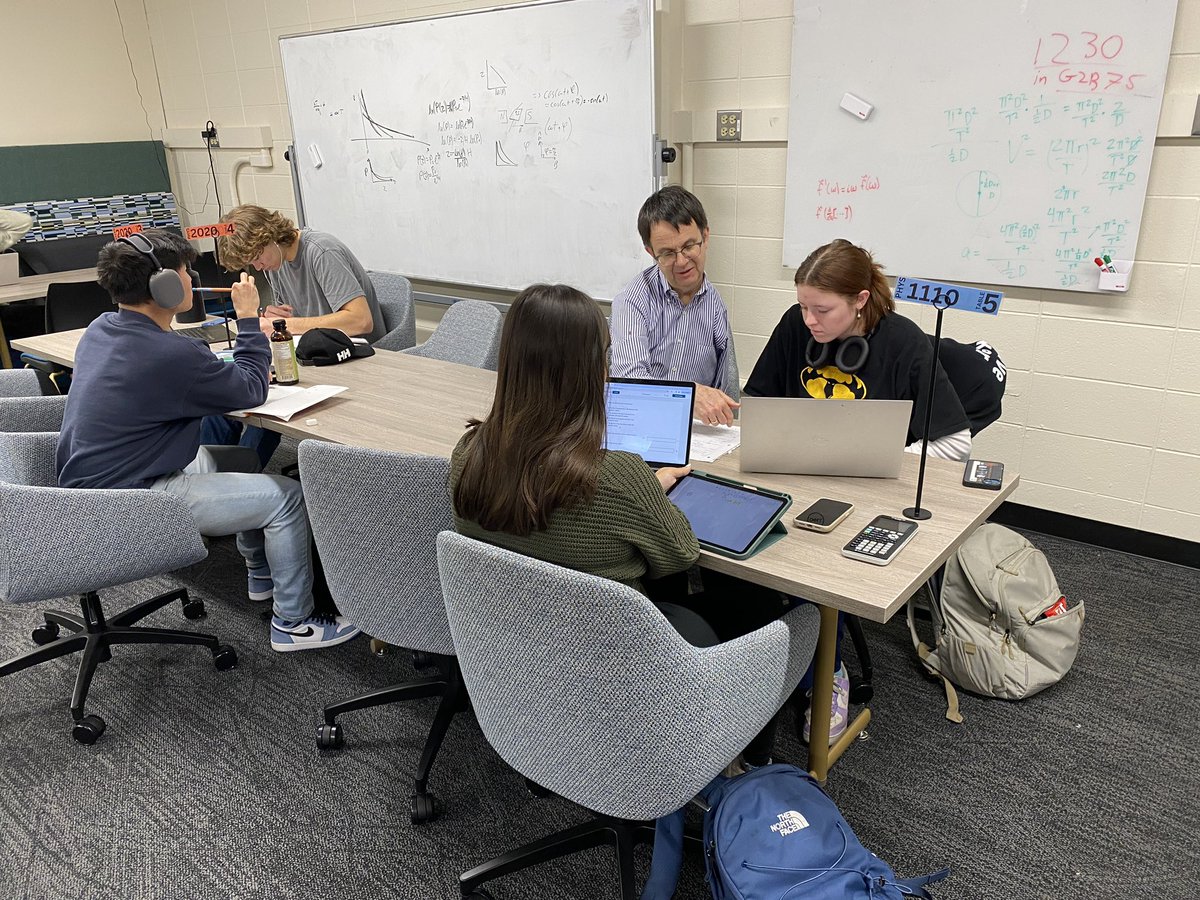 CUBoulderPhys's tweet photo. When your first-year physics class @CUBoulder is taught by a Nobel laureate… 🤯
Check out a special feature in the @CUArtsSciences magazine about General Physics 2 for Majors ⤵️
https://t.co/QGRG6XLFNC
#PhysicsBuffs #CUBoulderPhysics @JILAscience @CUEngineering @futurebuffs https://t.co/a3Cu2PMckU