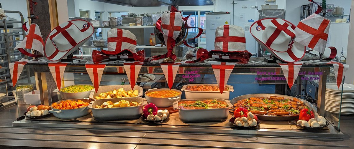 St George's Day themed main counter @HabsAdamsGS for the whole school to enjoy. #soldout well done team @sharonann1650 @Misshayleylou86 @Rachael30270861 🏴󠁧󠁢󠁥󠁮󠁧󠁿🏴󠁧󠁢󠁥󠁮󠁧󠁿🏴󠁧󠁢󠁥󠁮󠁧󠁿🏴󠁧󠁢󠁥󠁮󠁧󠁿🏴󠁧󠁢󠁥󠁮󠁧󠁿🏴󠁧󠁢󠁥󠁮󠁧󠁿 #TeamworkMakesTheDreamWork