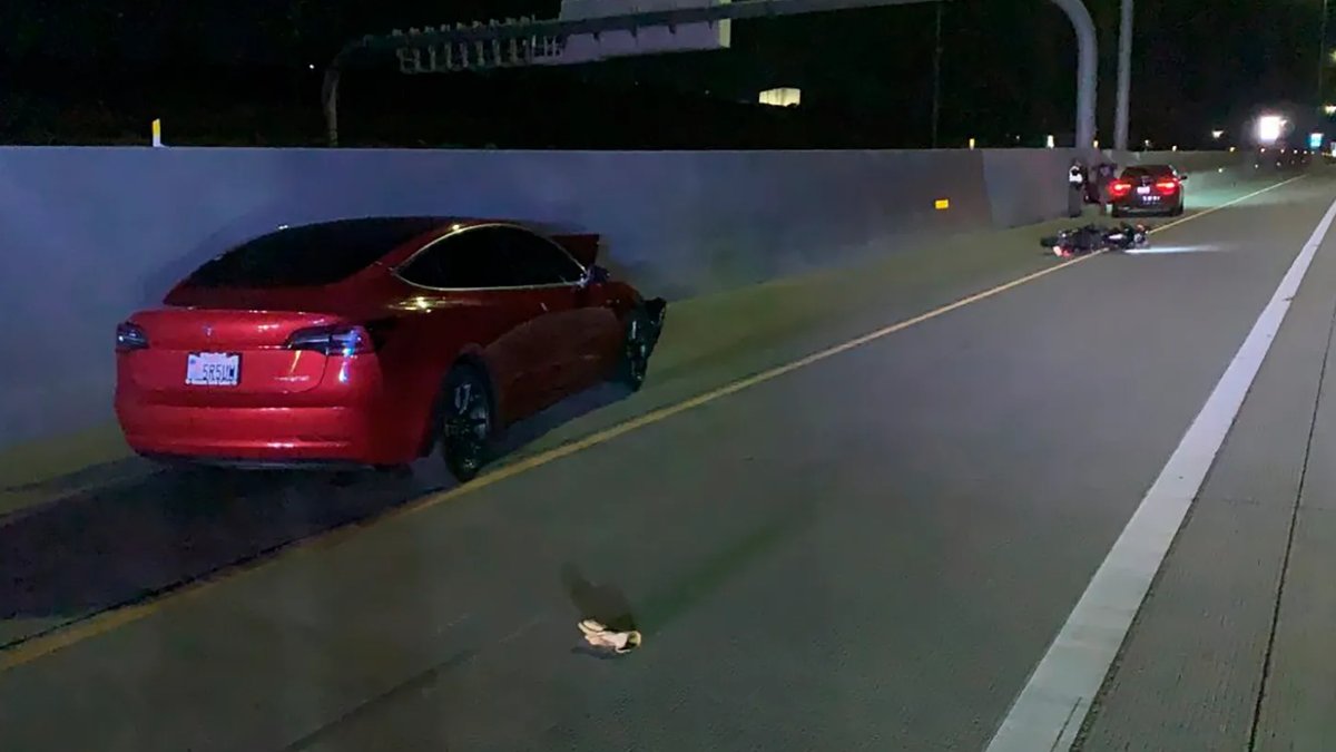 Tesla Driver Charged With Killing Motorcyclist After Turning on Autopilot and Browsing His Phone dlvr.it/T5vRFk