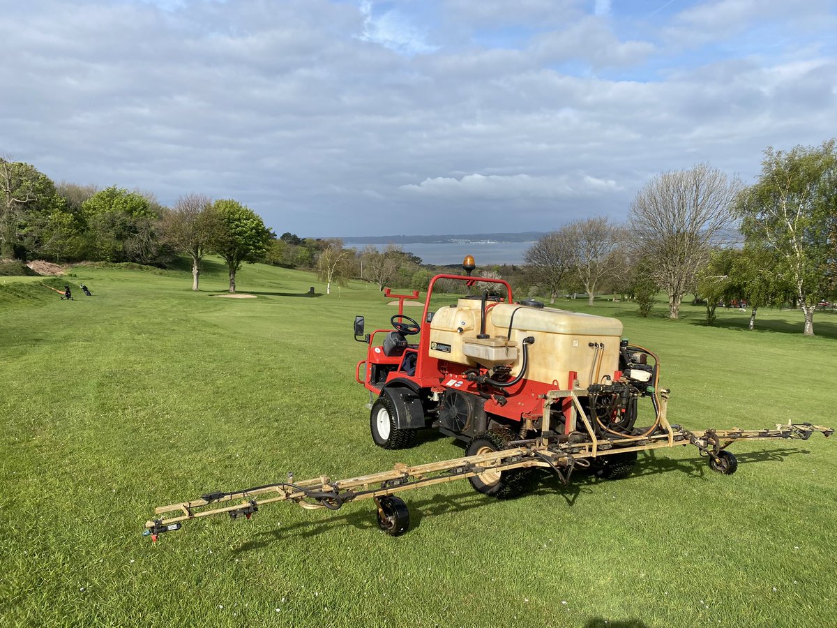 360GroundCare's tweet image. A Bits and Bobs kind of a day ….. Lawn sand application on Bowling Green to kill off some moss, Selective Herbicide Fairways and Rough at Golf club and Scarifying large domestic Lawn #grass #scarifying #Lawns #Golf #bowls