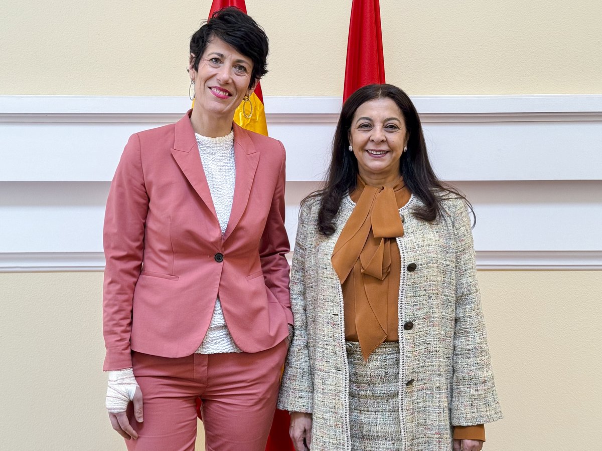 🤝 La ministra @saizelma se ha reunido con Karima Benyaich, embajadora de Marruecos en España @MoroccoInESP para reforzar las relaciones y la cooperación histórica entre ambos países vecinos.