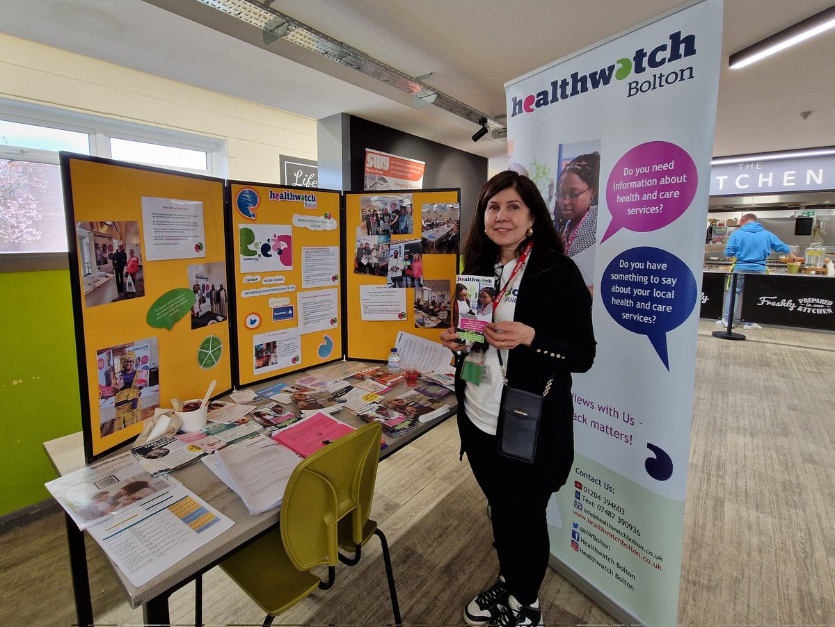 Yasmin from @HWBolton is here at our Community Event to discuss Health & Social Care issues #communitylinks #TeamLadybridge #TeamBolton #support