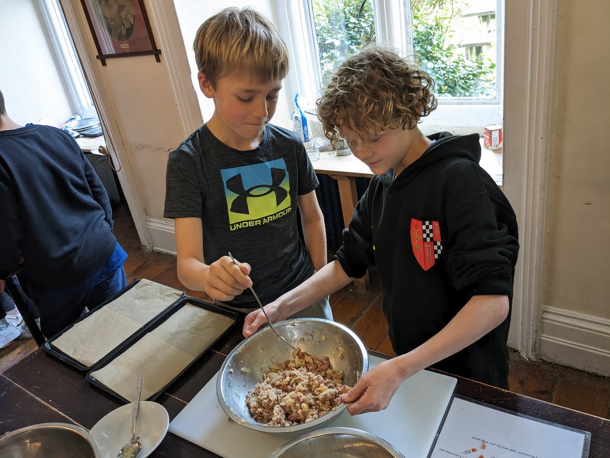 WinterfoldMFL's tweet photo. Year 5 experiencing WWII cooking. @winterfoldhs https://t.co/UlXpt1xTlO