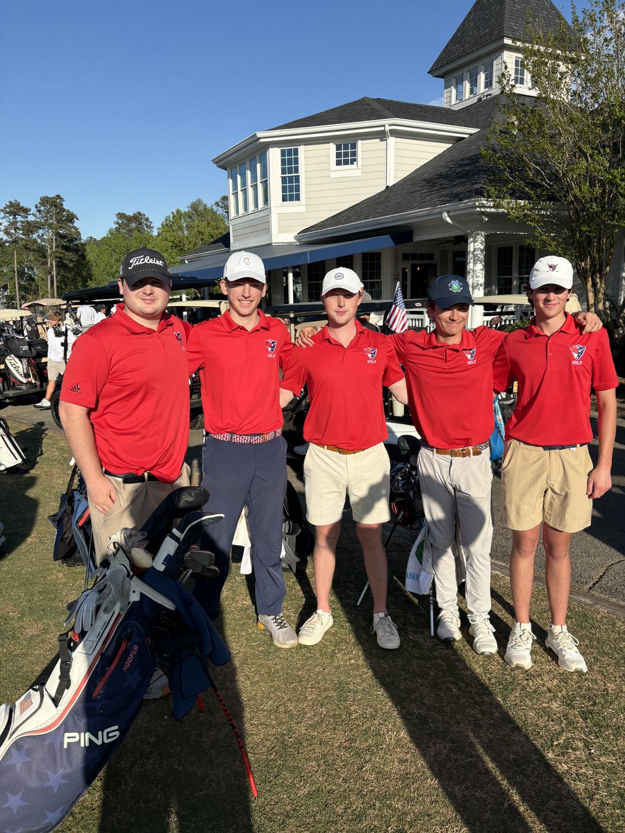 GolfAfhs's tweet photo. It’s Senior Day for the Apex Friendship men’s golf team. Today we celebrate five veteran golfers who have been key members of the program: Conner McNeill, Ben Barnes, Owen Weigel, Braeden Gillen and Noah Winnick (l-r).

The final 2024 conference match tees off at 3pm at 12 Oaks. https://t.co/dDuVAFE0eL