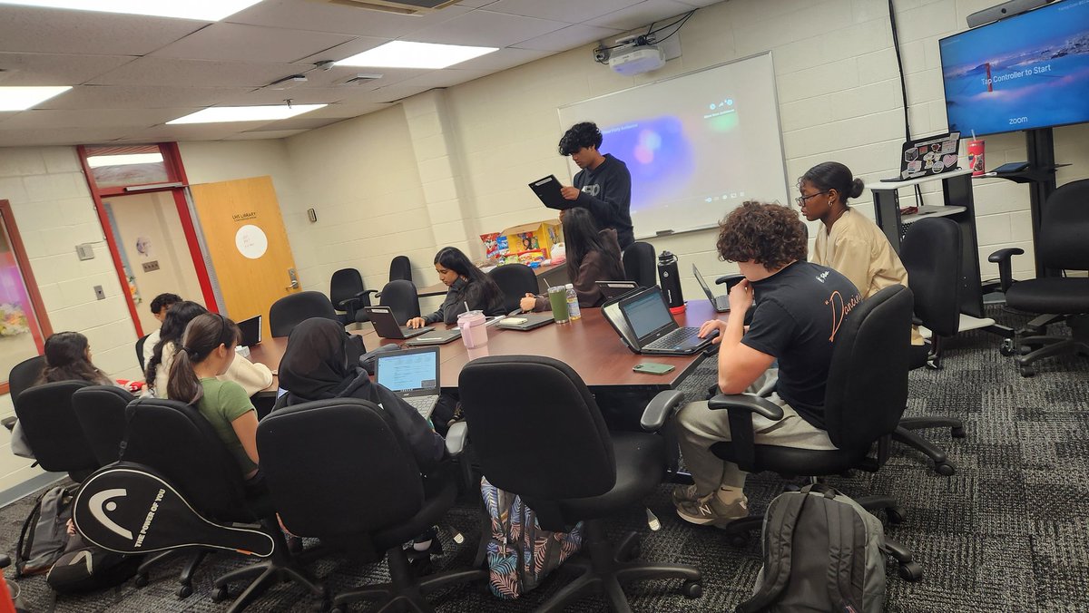 #UpLoadParty!! <a href="/CardinalsLHS/">Lawrence High School</a> #APSeminar #APCapstone