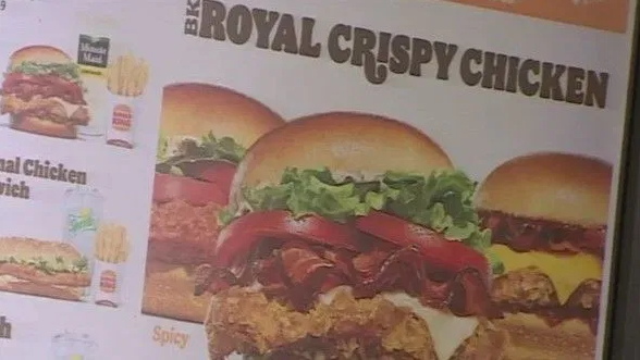 KMPHFOX26's tweet photo. The mandatory minimum wage increase has forced franchisees across California to cut back on work hours and has led to prices rising 7%, becoming the highest in the country.
DETAILS: https://t.co/pIBhUFO1kS https://t.co/iWXjXuK1dl