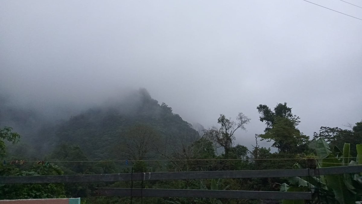 CarlosEn917Mix's tweet photo. Ayer fue el #DiadelaMadreTierra y los #chavoRocks sabemos apreciar paisajes naturales. Usando #EsDeChavoRock compartiendo las fotos de algun lugar que les asombro por su belleza natural como #SandyMora #BetyGonzalez #LetyGomez #BetyIslas https://t.co/KuxPi5nIIU