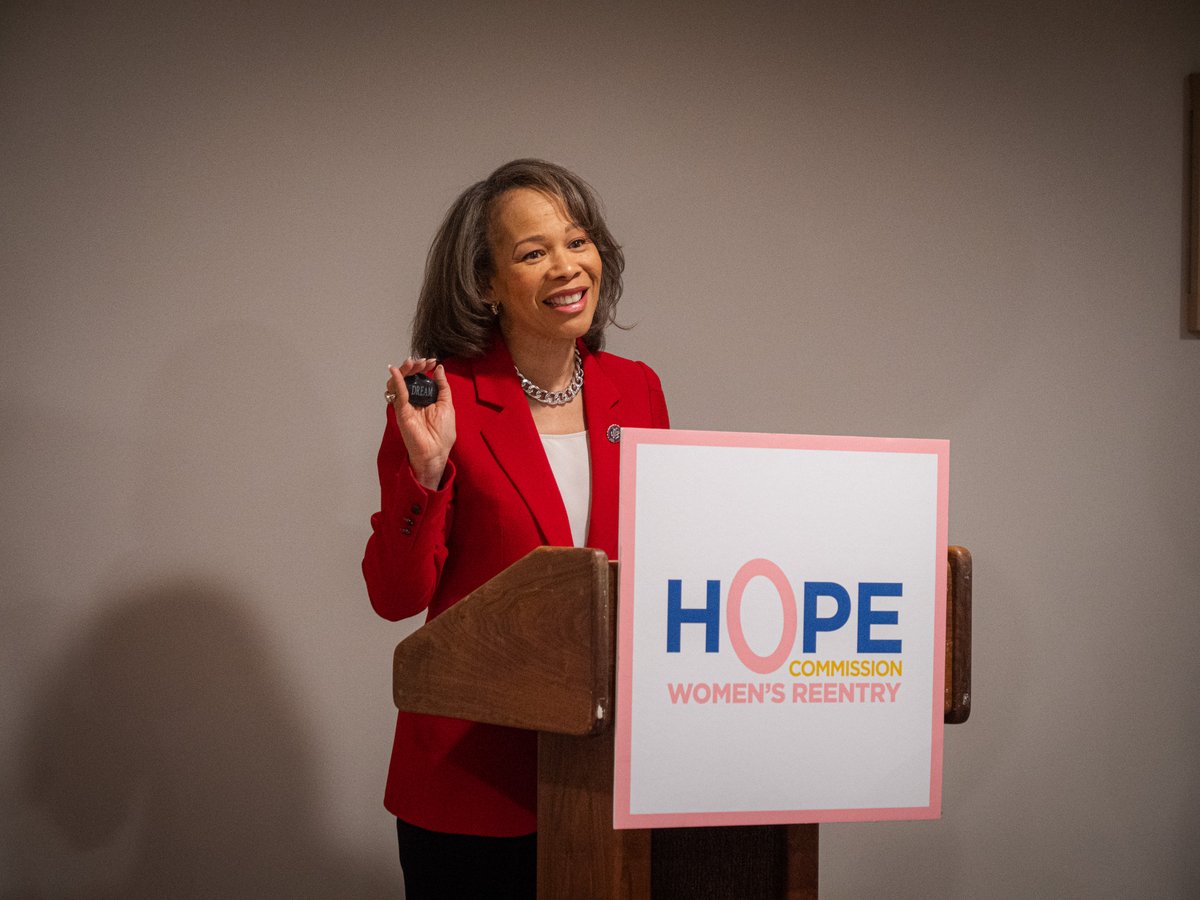 I was glad to be with the @HOPECommission at their Women’s Reentry Luncheon. Women who have made contact with the justice system face unique barriers to re-entry and those who have paid their debt to society deserve a fair shot at a second chance & a clean slate.