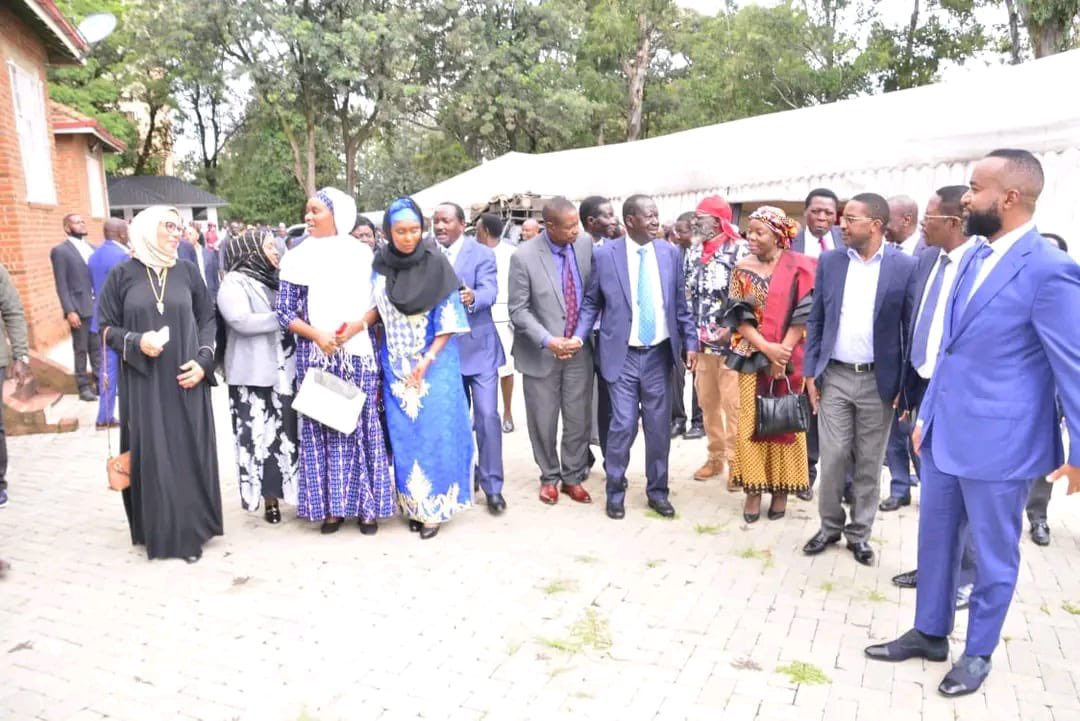 usawa_party's tweet photo. 1/2

Our Party Leader @ItsMwangiWaIria has this afternoon joined fellow Azimio La Umoja One Kenya Coalition Party leaders led by @RailaOdinga for a P.G. meeting at the J.O.O.F. offices. Also present were fellow Azimio principals @skmusyoka @EugeneLWamalwa, @TheWajakoyah. https://t.co/7f1VptqKPJ