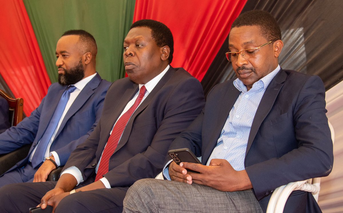usawa_party's tweet photo. 1/2

Our Party Leader @ItsMwangiWaIria has this afternoon joined fellow Azimio La Umoja One Kenya Coalition Party leaders led by @RailaOdinga for a P.G. meeting at the J.O.O.F. offices. Also present were fellow Azimio principals @skmusyoka @EugeneLWamalwa, @TheWajakoyah. https://t.co/7f1VptqKPJ
