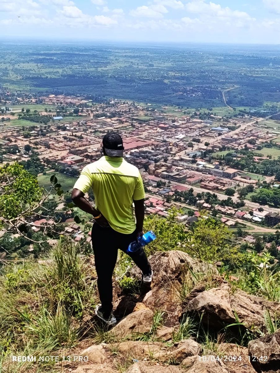 Tororo Town in Uganda 🇺🇬 overlooking Kenya 🇰🇪 📷 / Kennedy Okoth