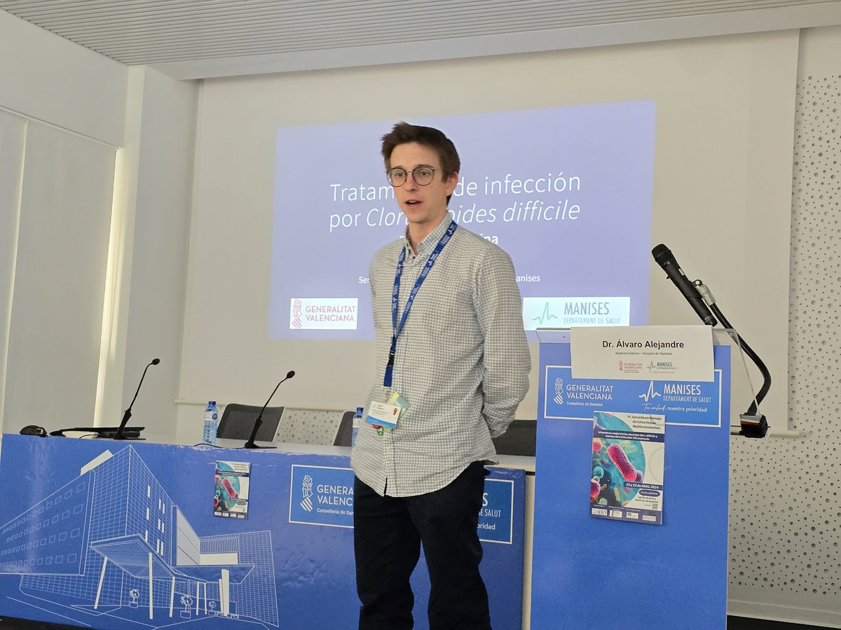 marcofblest's tweet photo. El turno del #tratamiento con #fidaxomicina presentado por @AlejandreOna del @HospitalManises en la mesa de #infeccion por #cdifficile https://t.co/24VCBLqbHW