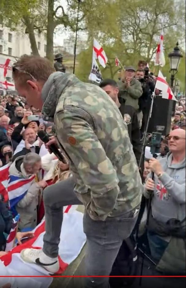 Well, here we have it. Lawrence Fox stamps all over a St George’s flag at a supposed St George’s Day celebration #falsepatriots @hopenothate @MetroUK @EveningStandard @DailyMirror @TheSun @guardian @BBCBreaking @ITV