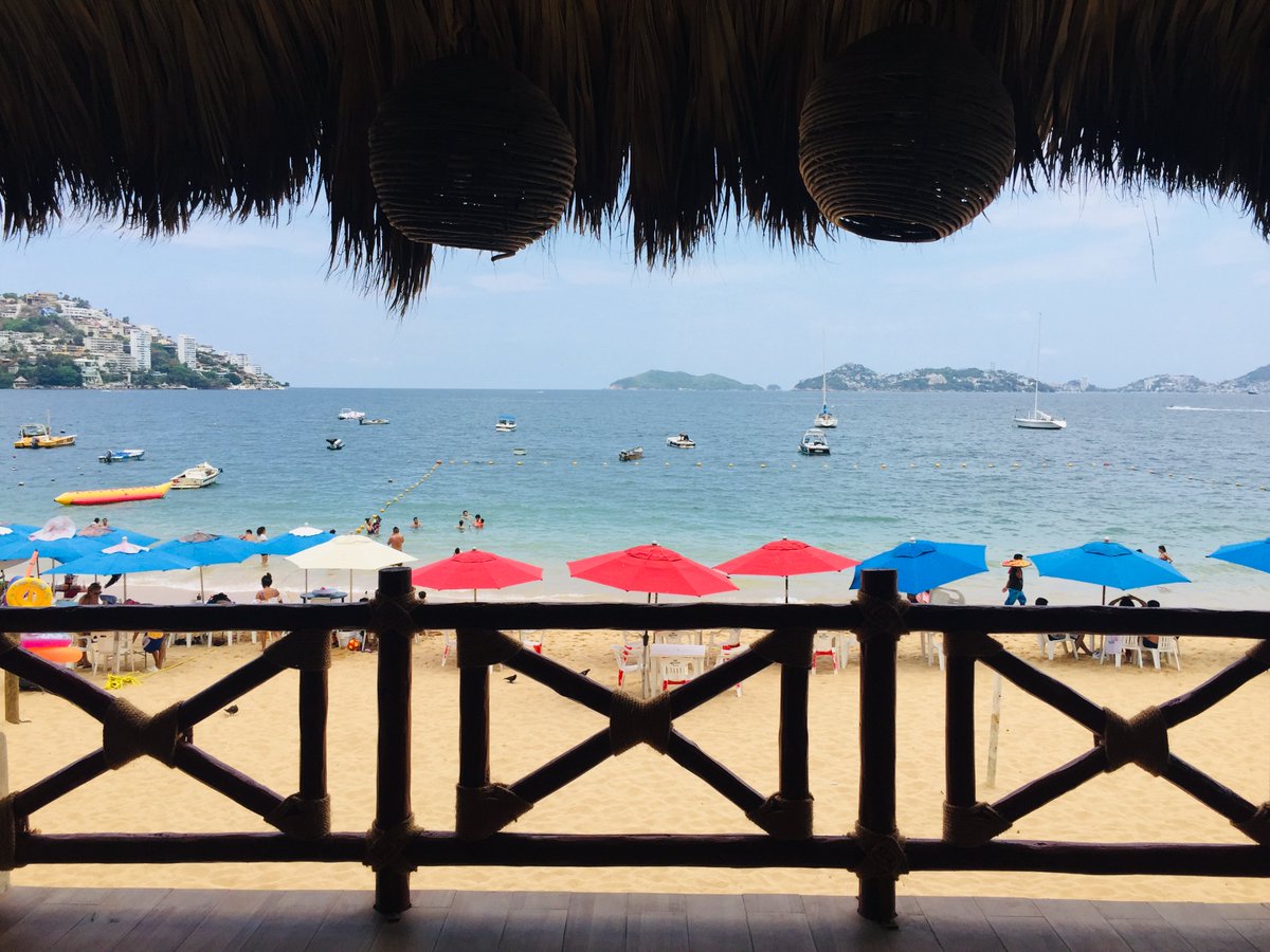 Buenos días desde Lupe de Arena en la Playa Icacos del  Acapulco Dorado.

📷<a href="/LupeDeArenaMx/">Restaurant Lupe de Arena</a> 

#AcaTeQuiero
#VisitaAcapulco
#AcapulcoDorado