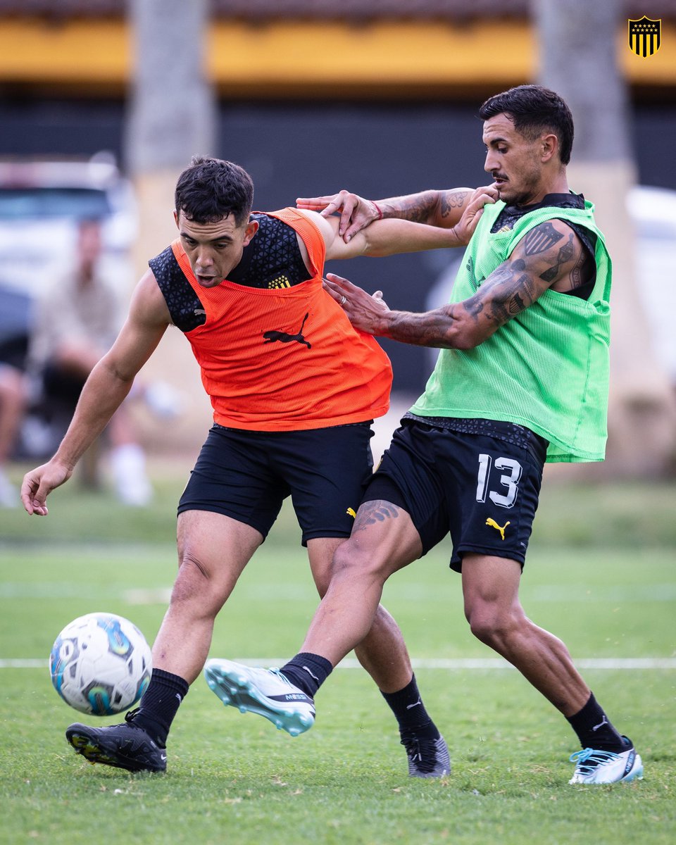 <a href="/Libertadores/">CONMEBOL Libertadores</a> | Así se perfila Peñarol para esta noche.

De Amores, Milans, Mendez, G. Rodriguez, Olivera, Darias, Damián García y Nacho Sosa, Leo Fernández, Sequeira y Maxi Silvera