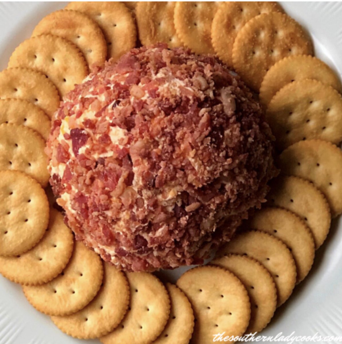 Recipe➡️ thesouthernladycooks.com/bacon-pimento-… Who doesn’t like bacon and cheese! We are always looking for something to have on hand to snack on and this bacon pimento cheese ball is the perfect snack anytime or for any occasion. #bacon #cheese