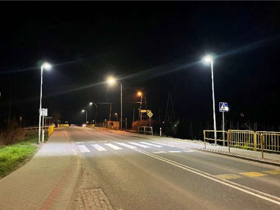 GDDKiA_Kielce's tweet photo. Doświetliliśmy kolejne 1⃣2⃣przejść dla pieszych na #DK79 #Samborzec #Koprzywnica w ramach #ProgramBezpiecznejInfrastrukturyDrogowej. Obecnie lepiej widocznych i bezpieczniejszych jest już pół tysiąca ‼️ przejść w #Świętokrzyskie. Więcej:https://t.co/NCeAXmhpZE @GDDKiA @MI_GOV_PL https://t.co/Yzx3udCzpF