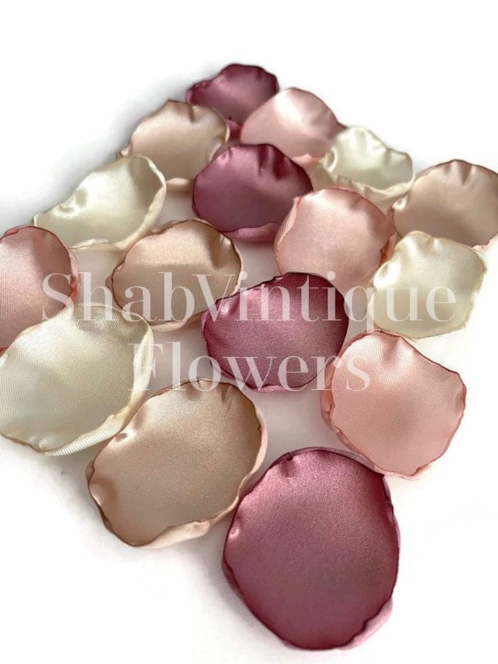 💐 Transform your wedding tables into a romantic dreamscape with our stunning Mauve, Blush Pink, Ivory, and Champagne mix of flower petals from… dlvr.it/T5vSm6 #weddings #bridalshower #weddingaisledecor #groomtobe2024 #microwedding #bridetobe2024 #wedding #weddingday