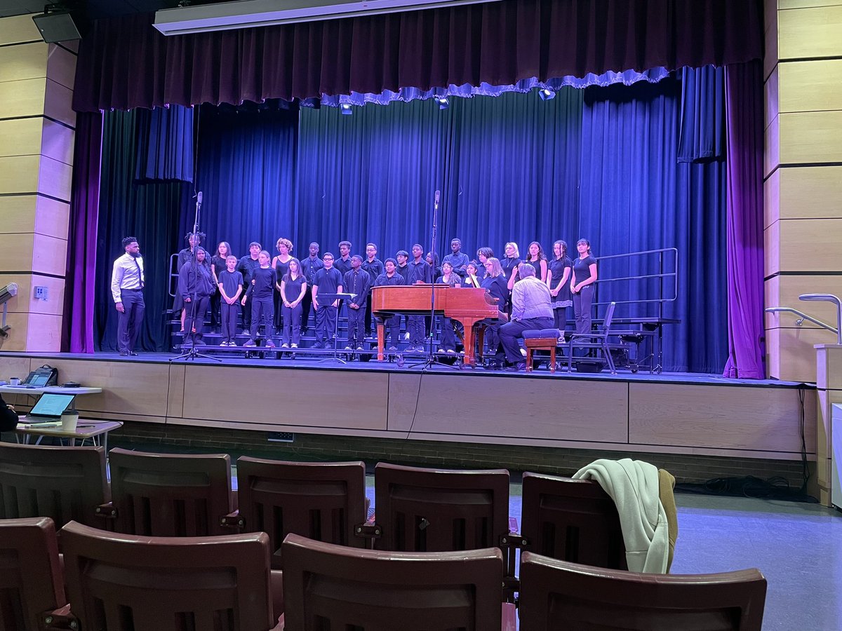 Congratulations to Matthew Elliott and the FMS Honors Chorus for their excellent performance at the BCPS Choral Assessments! @SchifferB @Fschrader1 @FMS_BCPS @MusicBCPS