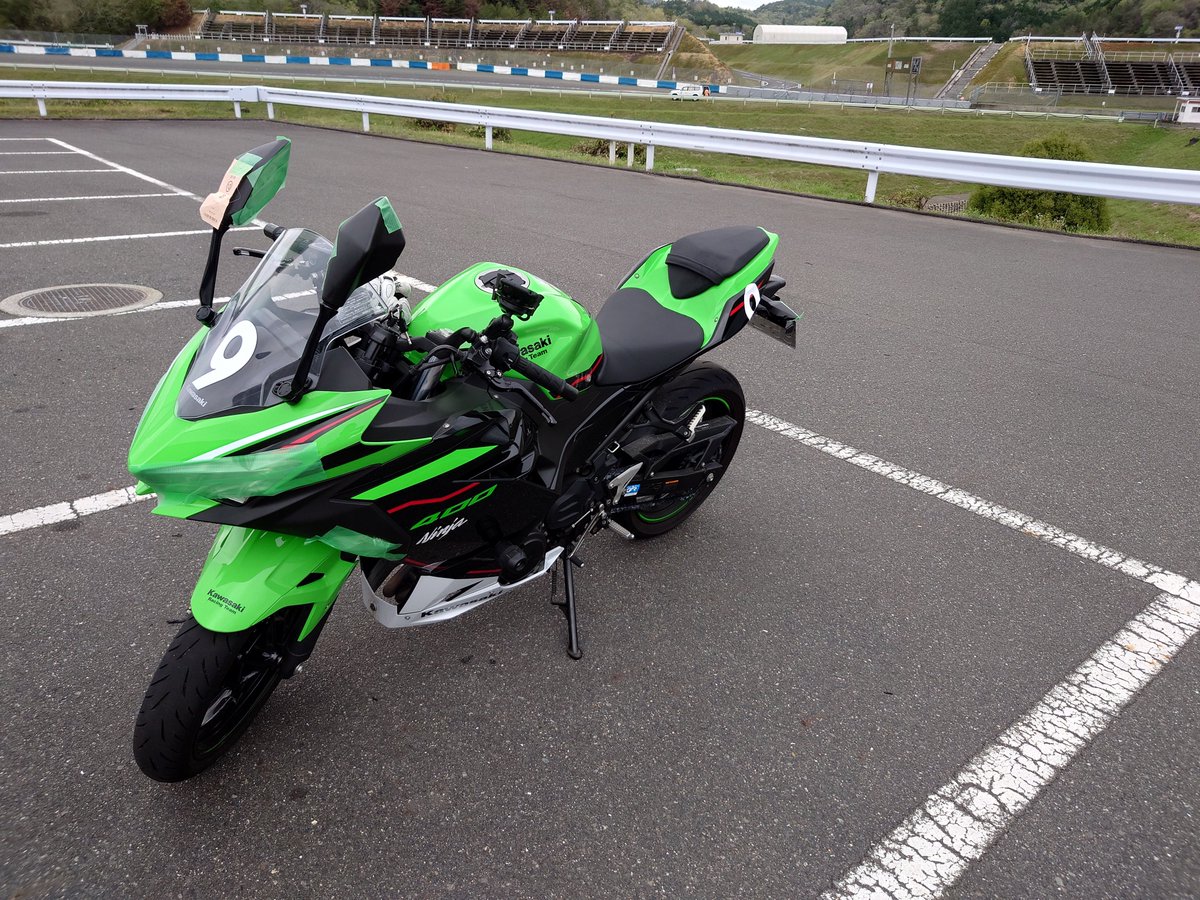 SHT_Bicycle's tweet photo. サーキットで雨の中自転車競技100km走った翌日に、同じサーキットでバイクを走らせた二輪好きの自転車のほうの垢です https://t.co/VcXBUUm8m6