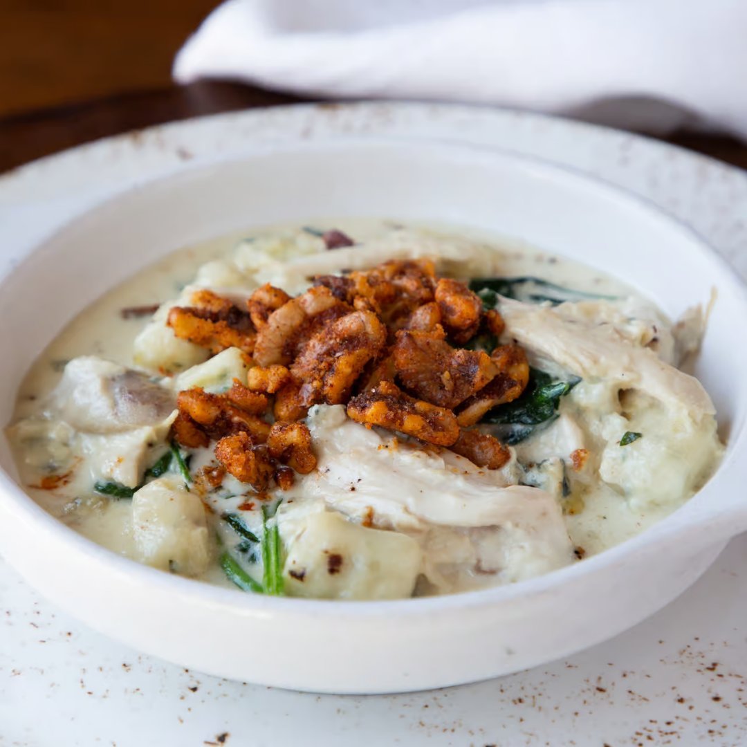 We vote to eat Yaya’s hand-rolled gnocchi with roasted chicken, spinach, and gorgonzola cream for breakfast, lunch, AND dinner 🤤 Who’s with us?!

#ChenalShopping #ShoppingMall #ThePromenadeAtChenal #LittleRock #LittleRockShopping