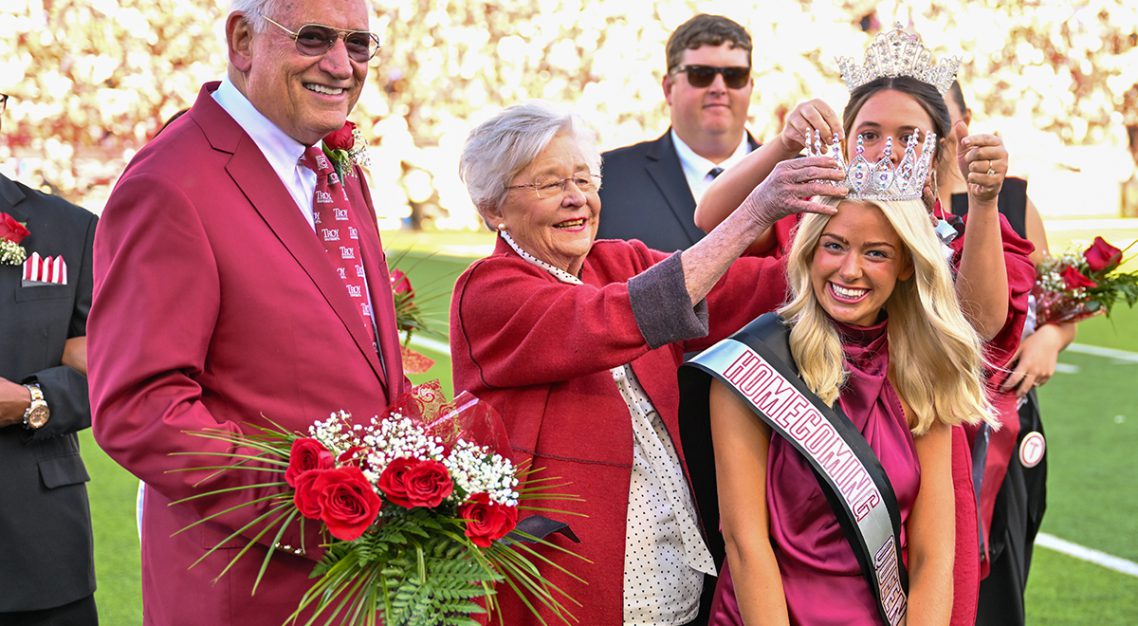 Student-inspired Pike Community Scholarship to provide tuition for four years today.troy.edu/news/student-i…