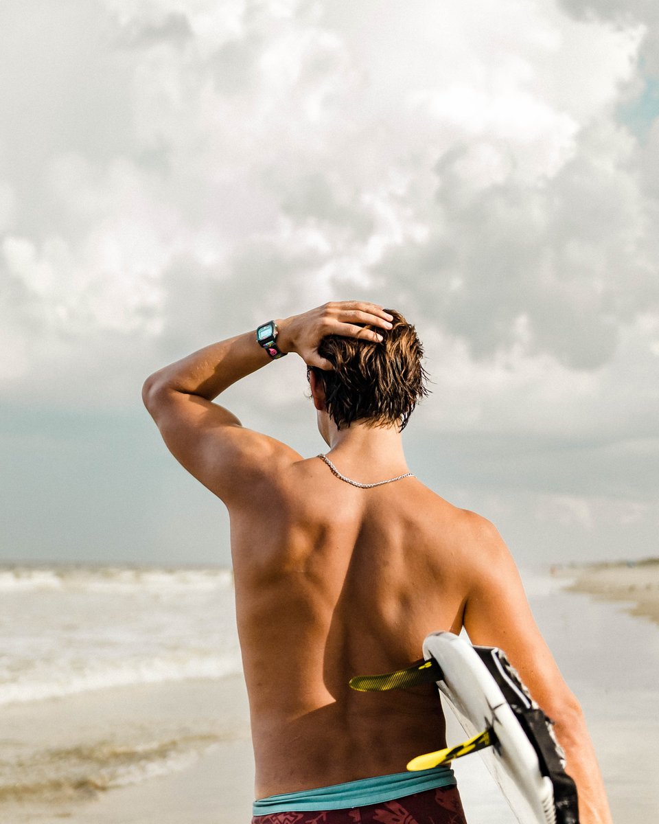 Clip on, surf's up! 🏄‍♂️⌚ Are you ready for the ride with Freestyle Watches? 🌊
 
🦈: #sharkwatch Kaleidoscope
📷: @dominickschettini 
_
#myfreestylewatch #surfstyle #surfinglife #surf #watersports #watchlover #sportswatch  freestyleusa.com/products/shark…