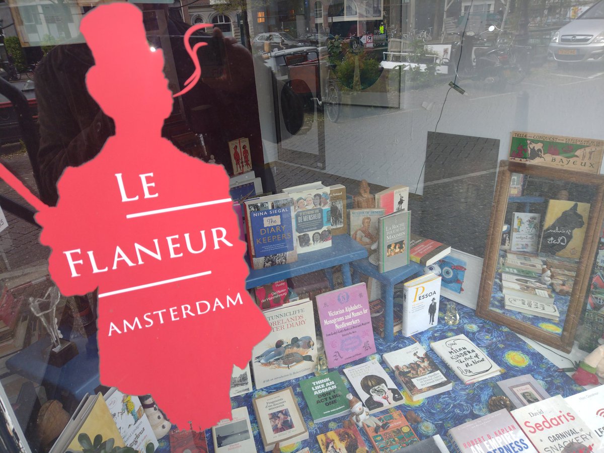 FransHeuvelmans's tweet photo. Hoi @MonicaKeyzer sinds lange tijd weer door binnenstad gestruind.Naar Appelboom.H'ijk-straat, Nieuwezijds doorsteken naar Beurs/Bijenkorf -Warmoestraat(#W139) dan langs Kras de Nes op tot de hoek.Dan Spui-1vd7str.- Prinsengracht -Lindengracht- Kaputt. https://t.co/ZLfFlV8o2o