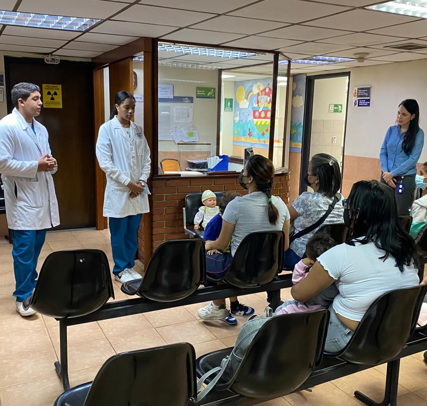 #HOYenCANIA los pasantes del Colegio Carlos Delfino ofrecieron a los pacientes del Laboratorio Clínico del Centro, una breve charla sobre RECOMENDACIONES PARA UNA TOMA DE MUESTRA EXITOSA