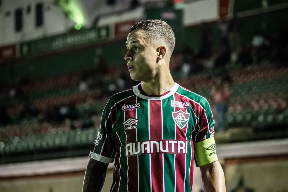 Arthur no profissional do Fluminense:

0 gols
0 assistências 
1 afastamento por ato de indisciplina 

O príncipe de Xerém. 🔥