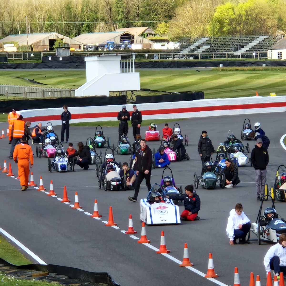 StGabrielsNews's tweet photo. Zooming into action! ποΈπ¨ Our senior school students raced with spirit at the Greenpower Heat, securing an impressive 17th place out of 58 competitors! π #GreenpowerHeat #StudentRacing https://t.co/ftyAhsjnLm