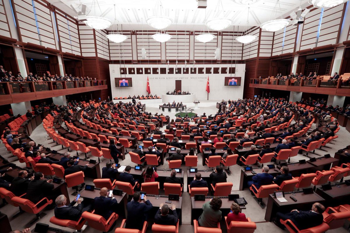 Türkiye Büyük Millet Meclisinin açılışının 104. yıldönümünde 23 Nisan Özel Oturumunu gerçekleştirdik. Gazi meclisimizin kuruluşunun 104. yılını ve aydınlık yarınlarımızın teminatı tüm çocuklarımızın #23Nisan Ulusal Egemenlik ve Çocuk Bayramı'nı kutluyorum.