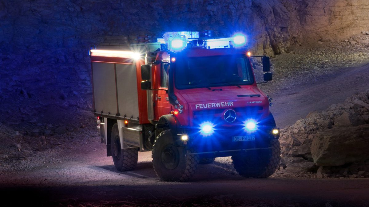 UnimogMexico_'s tweet photo. El Unimog es el héroe en situaciones de emergencia 🚒 Con su tecnología de vanguardia y sistema de autoprotección, es la herramienta esencial para el rescate y combate de incendios.
🌐 Descubre más en https://t.co/ck17dt4BMT
#Unimog #Rescate #CombateDeIncendios #Seguridad #Tecnología #Emergencia #Eficiencia #Innovación #ServiciosDeEmergencia #Héroe