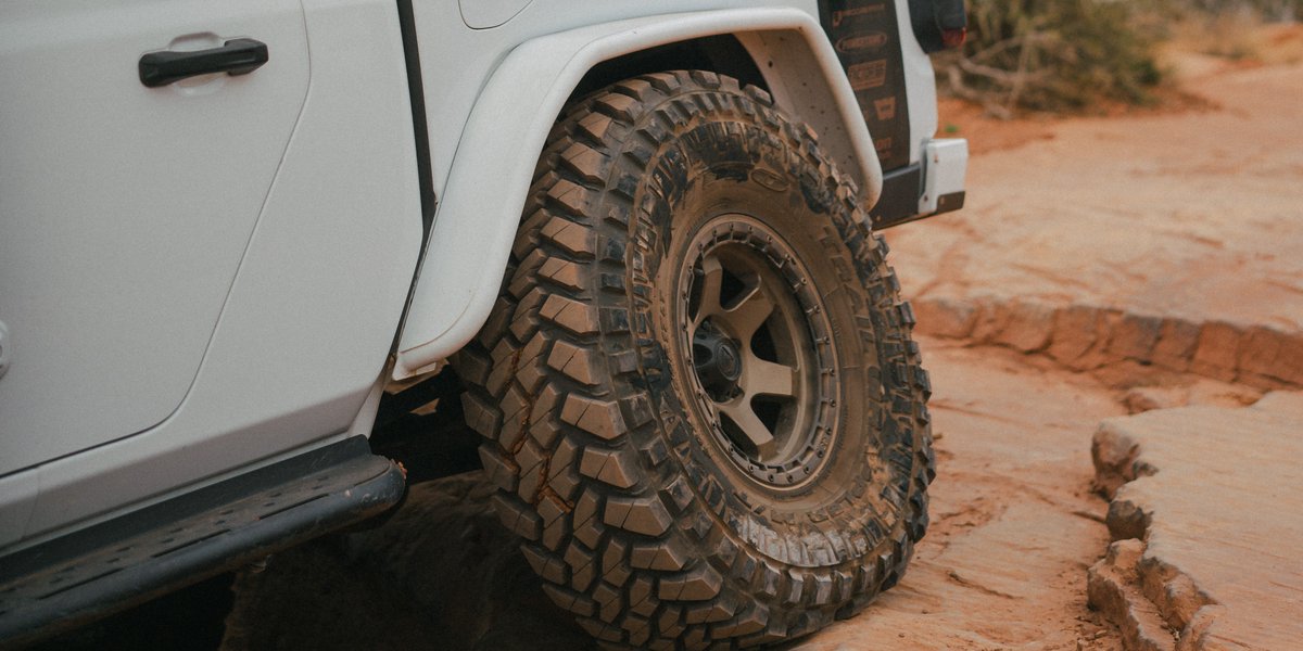 Tucked in and ready to roll into the week.

☝ Click Link In Bio To Learn More ☝

#STOPPINGTHEWORLD #R1concepts #teamR1
#jeep #gladiator #nittotire #genrightoffroad #overlandvehiclesystems #fueloffroad #r1forgedseries #rockkrawler #progressivesuspension