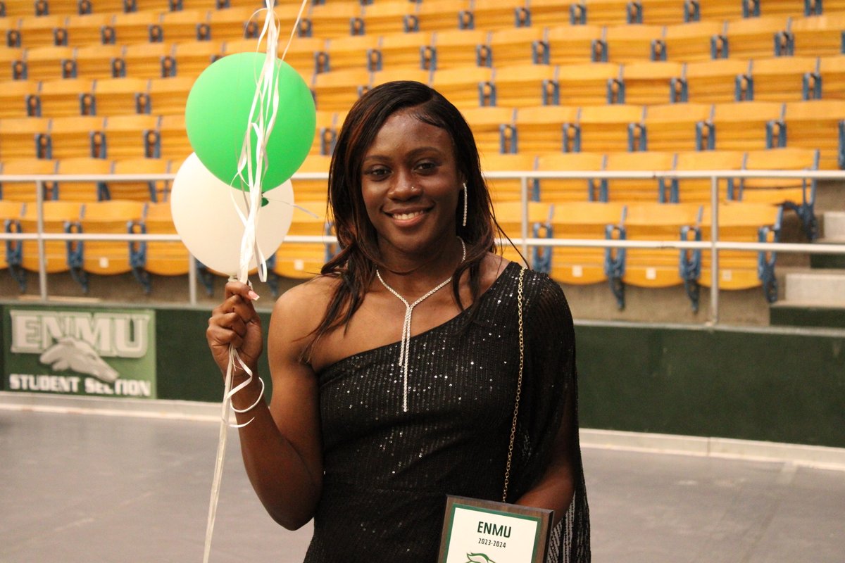 Last night Jodi Stewart was recognized as the ENMU Freshman Female Student-Athlete of the Year 👀

Her best marks include 60m (7.73s) and long jump (5.82m)

#ITWIT #ALLIN #ENMU