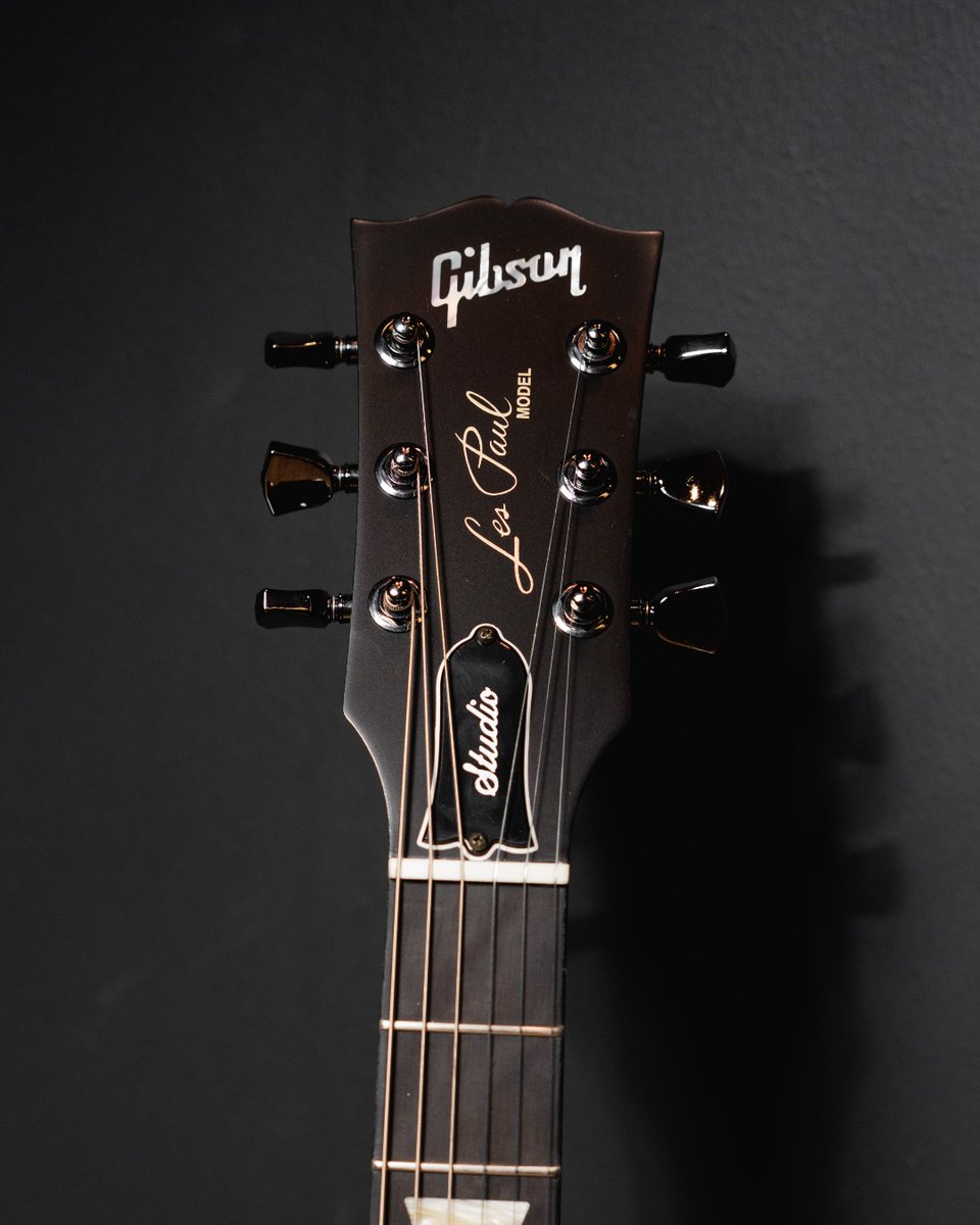 gibsonguitar's tweet photo. The NEW Les Paul Modern Studio. A no-nonsense, high-performance tone machine.
Get all the specs HERE: https://t.co/G6X2uXHZfc
#gibson #lespaul #modernstudio https://t.co/tFLf0nt5CS