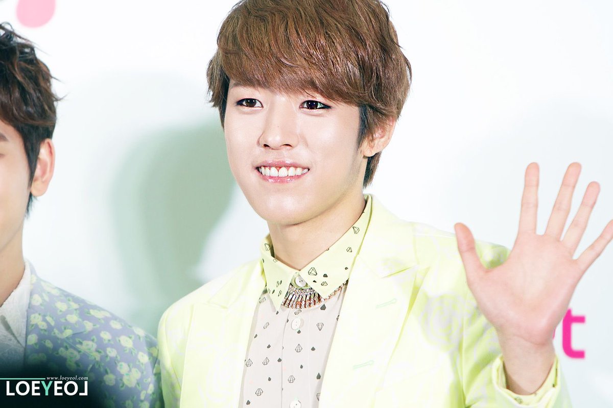 🍒🦌 tweet media