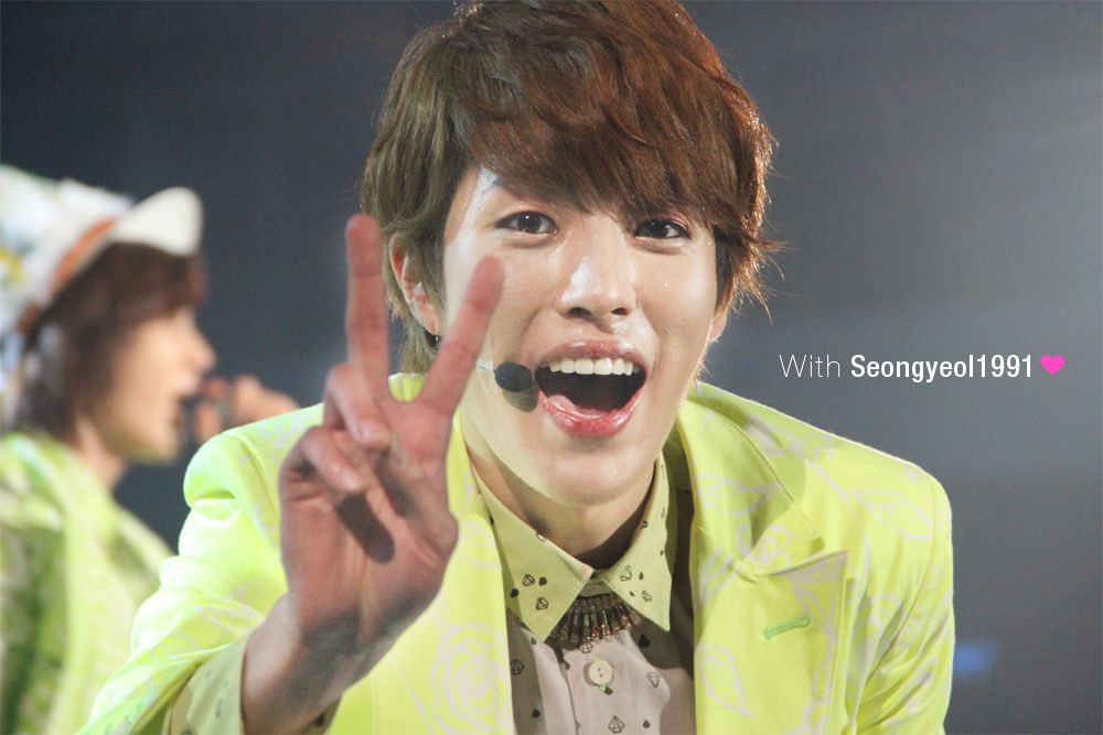 🍒🦌 tweet media