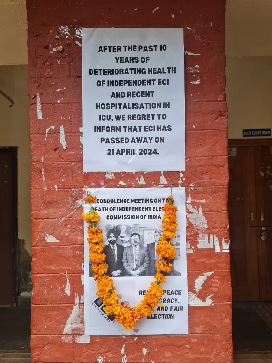 Sincere Condolences on the demise of @ECISVEEP by Delhi University students👇 RIP @ECISVEEP!