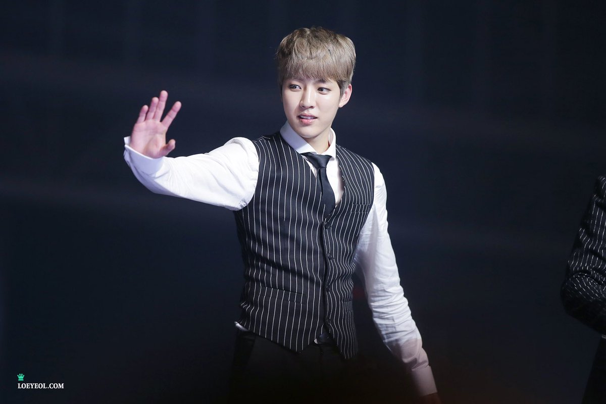 🍒🦌 tweet media