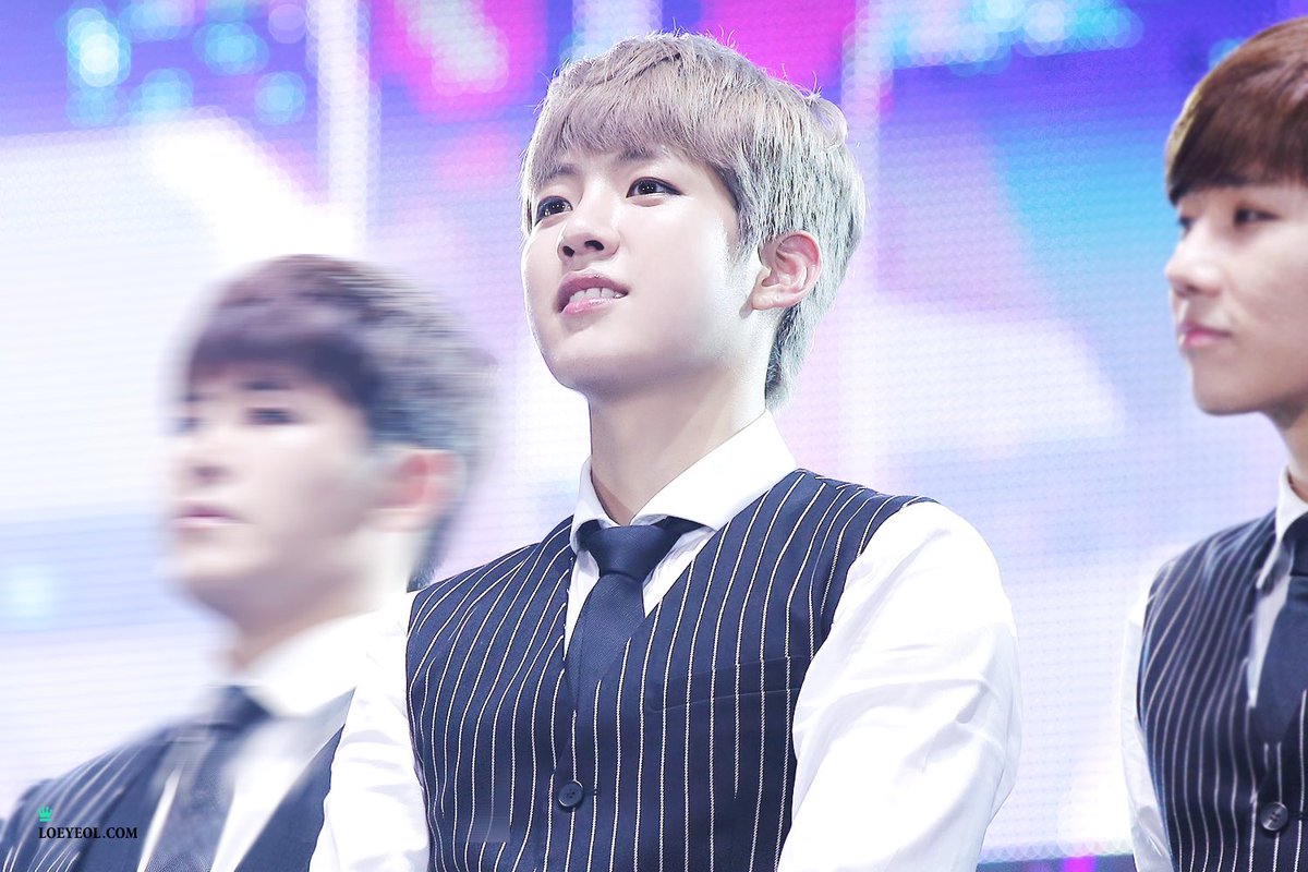 🍒🦌 tweet media