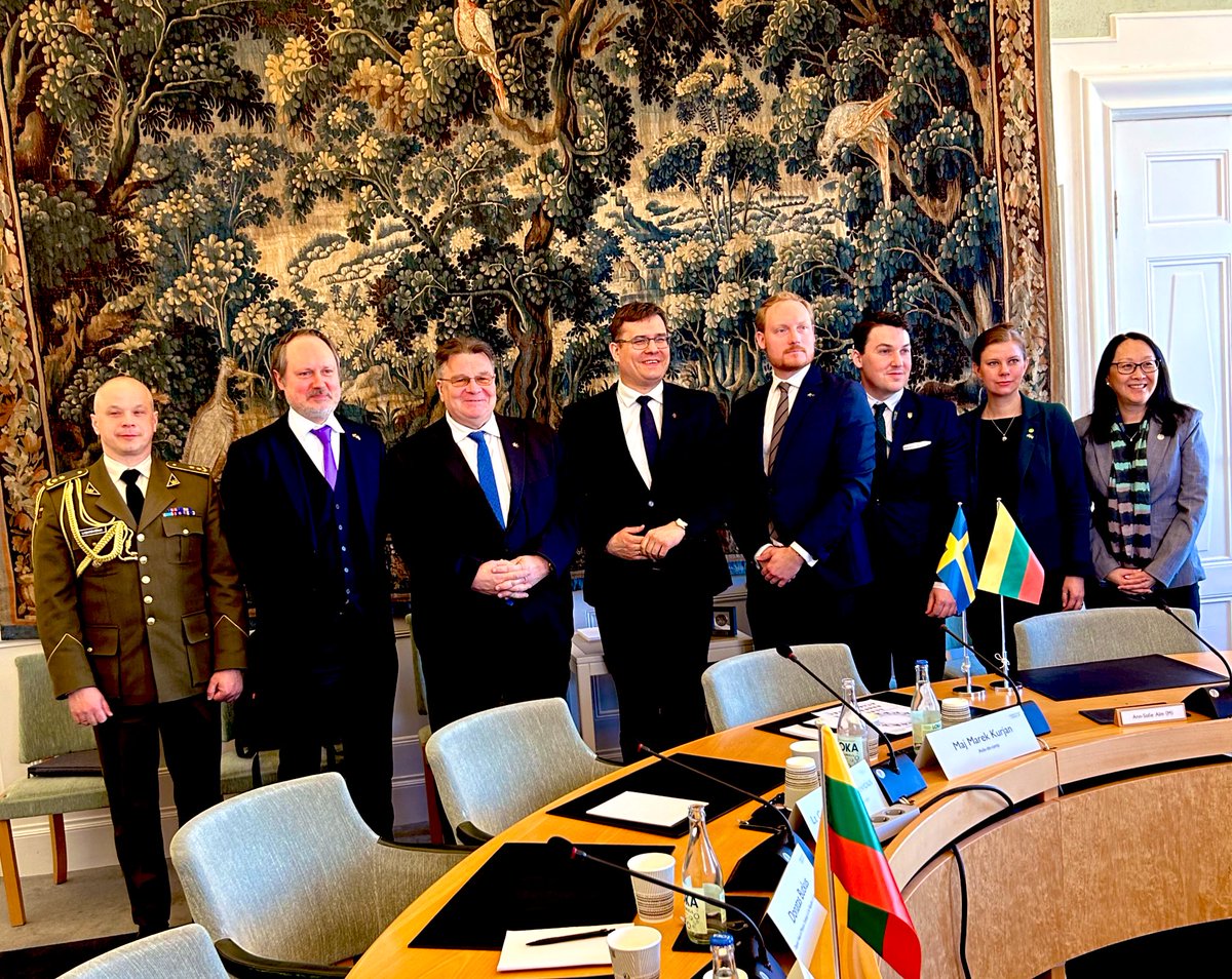 Strength, unity & resolve 👉 the key words that dominated during 🇱🇹 DM @LKasciunas talks w Foreign Affairs Committee at @Sverigesriksdag. Contributing 🇱🇹🤝🇸🇪 support for final Victory of 🇺🇦 is direct recipe in ensuring security in Baltic sea region. #StrongerTogether