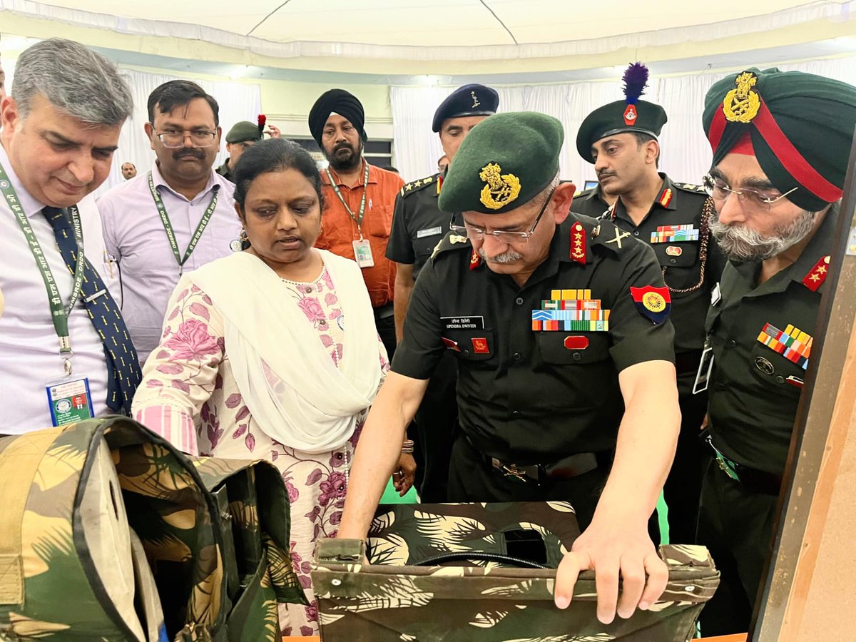 adgpi's tweet photo. As part of interaction with the Defence Production Ecosystem, #LtGenUpendraDwivedi #VCOAS visited various Government and Private production facilities in #Kanpur.

#VCOAS was briefed by Heads of Organisations at MKU Ltd, Defence Materials & Stores Research and Development Establishment #DMSRDE, Troop Comforts Limited #TCL, Ordnance Parachute Factory and Advance Weapons & Equipment India Ltd #AWEIL.

#VCOAS appreciated the efforts of the Defence Production Facilities in Enhancing the capability of Defence Forces & providing cutting edge to combat capability.

#IndianArmy
#OnPathToTransformation
#Aatmanirbharta